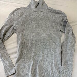 Athleta Turtleneck Athletic Long Sleeve Thumb hole Top Black/Gray M